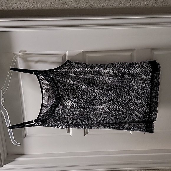 Avenue Tops - Snakeskin print tank top